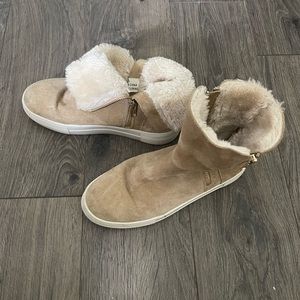 J SLIDES tan sneaker with fur lining